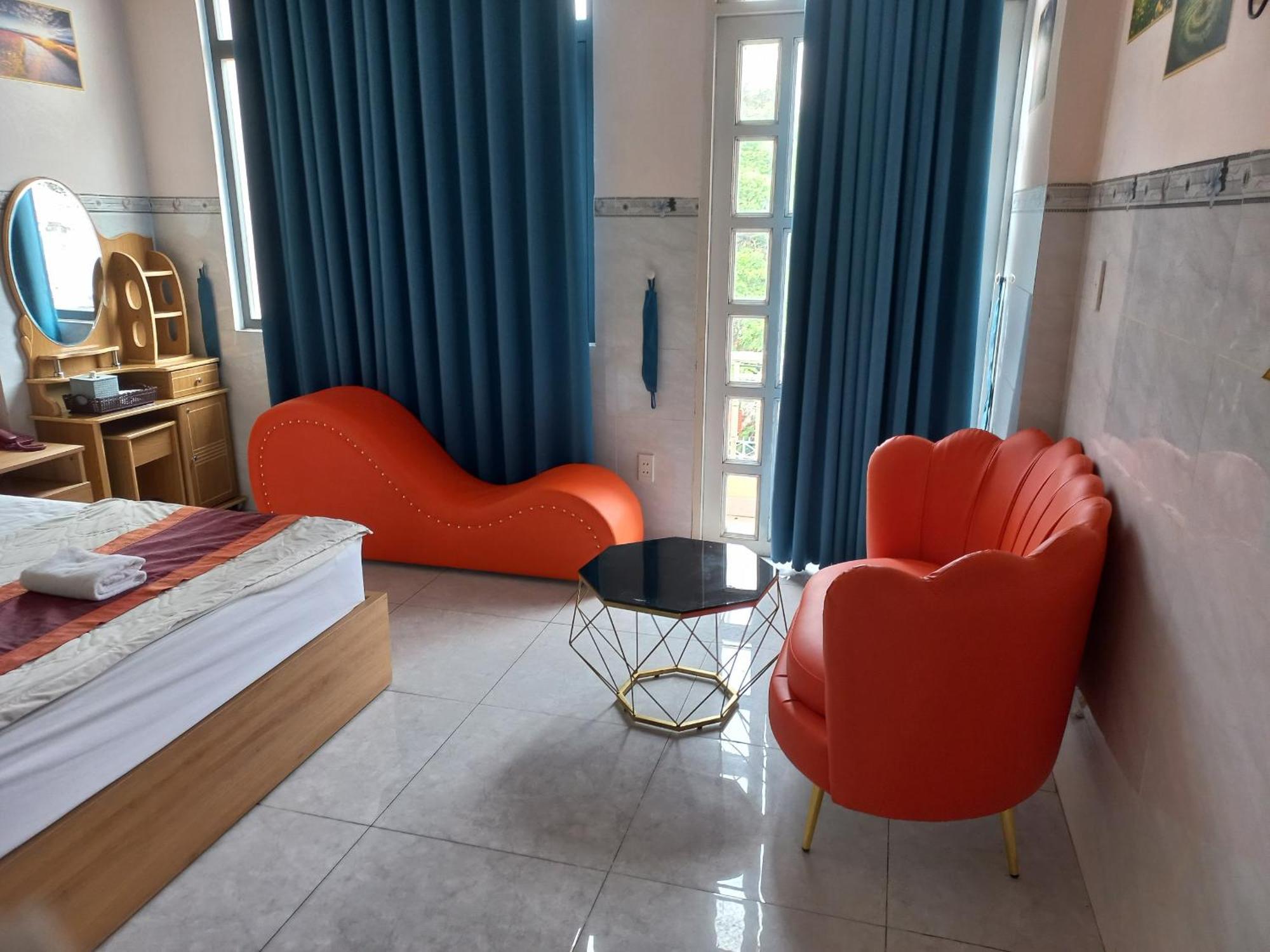 Love hôtel Khach San Nguyen Trung *